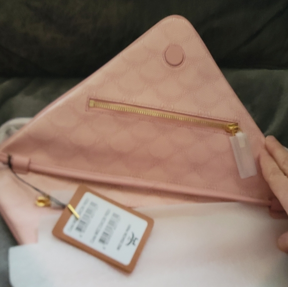 FIRM NWT MCM Blush Pink Triangle Crossbody Bag - Picture 6 of 6